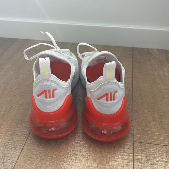 Nike Air Max 270’s… like new! Worn only a few times, no stains. - Picture 4 of 4